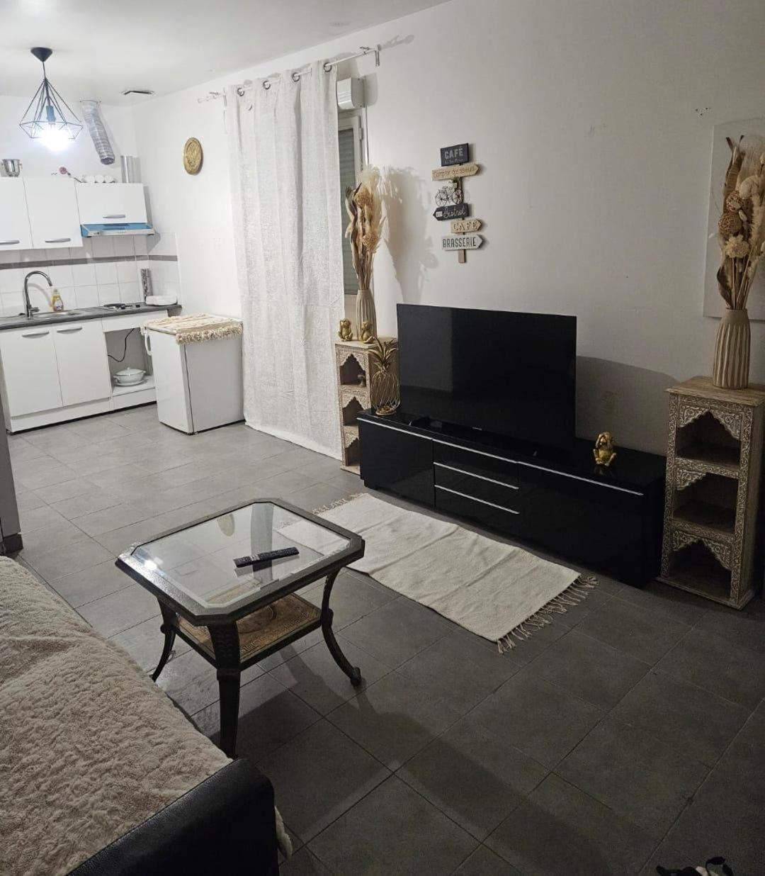 Studio A 2 Arret De Paris بيارفيت-سور-سين المظهر الخارجي الصورة