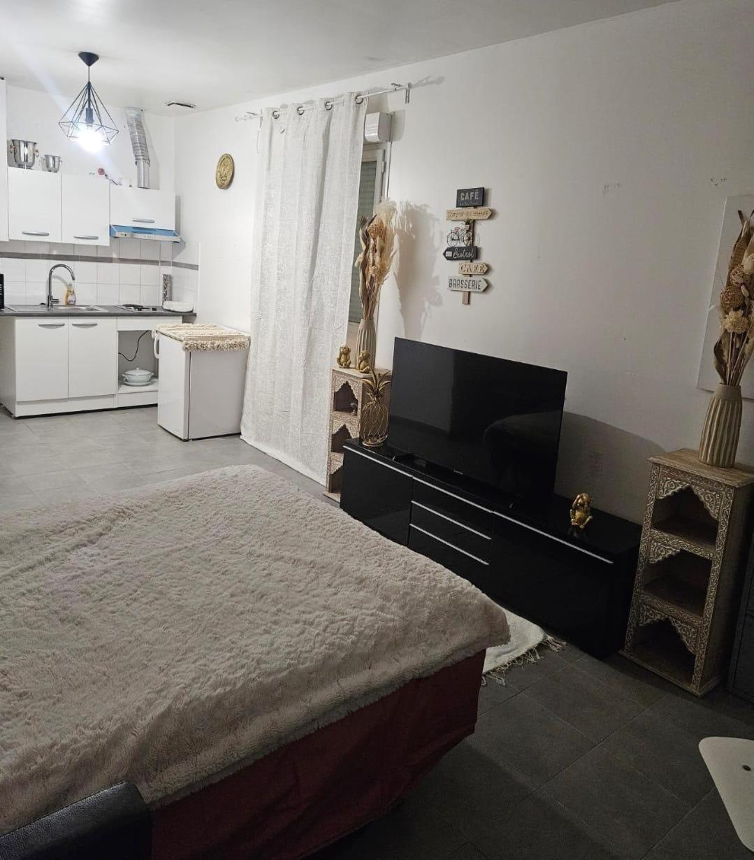Studio A 2 Arret De Paris بيارفيت-سور-سين المظهر الخارجي الصورة